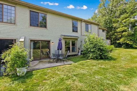 Exterior - 7814 Hackney Cir, Maineville, OH 45039 photo 4 of 6