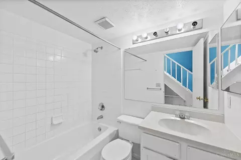 Bath - 7814 Hackney Cir, Maineville, OH 45039 photo 1 of 2