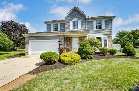 8852 Ramblingridge Dr, West Chester, OH 45069