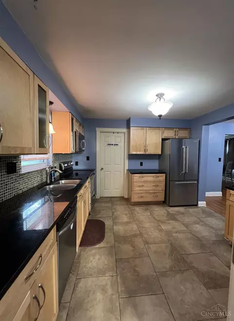 Kitchen - 687 Hoffman Ave, Williamsburg, OH 45176 photo 2 of 2