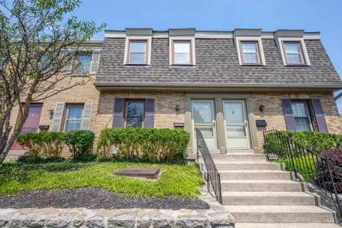 9783 Bunker Hill Ln, Montgomery, OH 45242