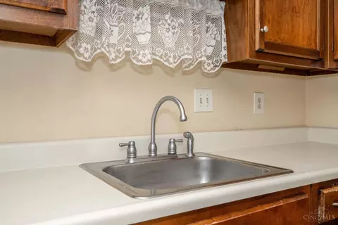 Kitchen - 9783 Bunker Hill Ln, Montgomery, OH 45242 photo 2 of 3