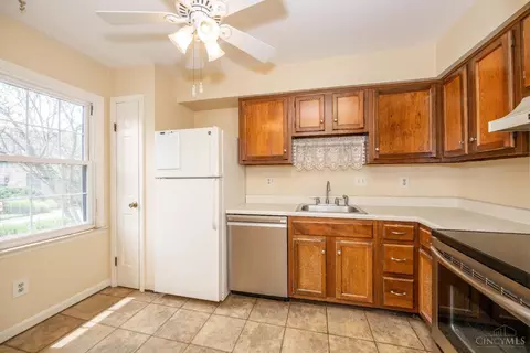 Kitchen - 9783 Bunker Hill Ln, Montgomery, OH 45242 photo 1 of 3