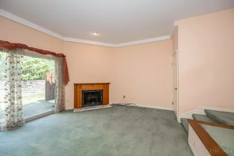 Living - 9783 Bunker Hill Ln, Montgomery, OH 45242 photo 7 of 7