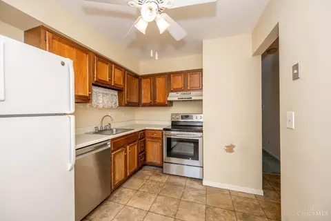 Kitchen - 9783 Bunker Hill Ln, Montgomery, OH 45242 photo 3 of 3
