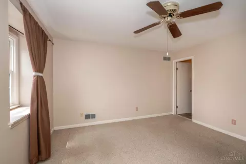 Bedroom - 9783 Bunker Hill Ln, Montgomery, OH 45242 photo 3 of 9