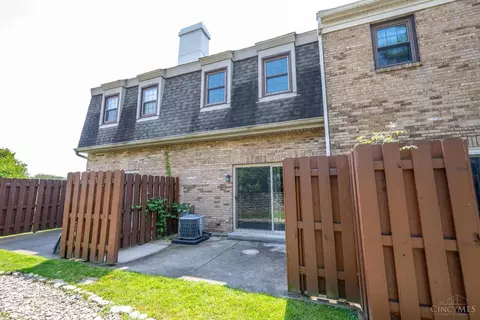 Exterior - 9783 Bunker Hill Ln, Montgomery, OH 45242 photo 5 of 8