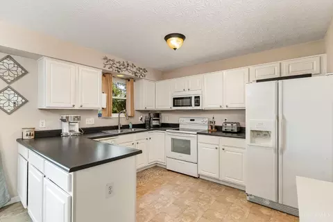 1226 Stableview Cir, Maineville, OH 45039 photo 9