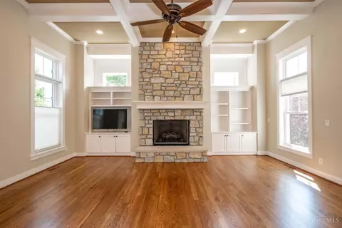 Living - 11162 Snider Rd, Cincinnati, OH 45249 photo 1 of 10