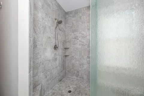 Bath - 11162 Snider Rd, Cincinnati, OH 45249 photo 3 of 7