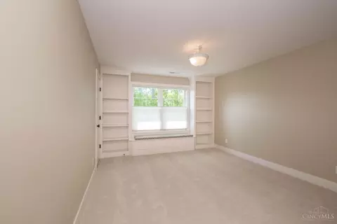 Bedroom - 11162 Snider Rd, Cincinnati, OH 45249 photo 3 of 8