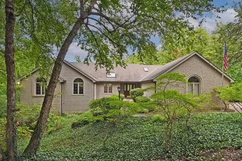 912 Trevino Ct, Cincinnati, OH 45245