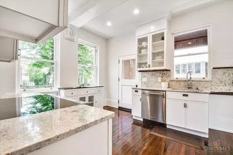 Kitchen - 3203 Observatory Ave, Cincinnati, OH 45208 photo 2 of 4