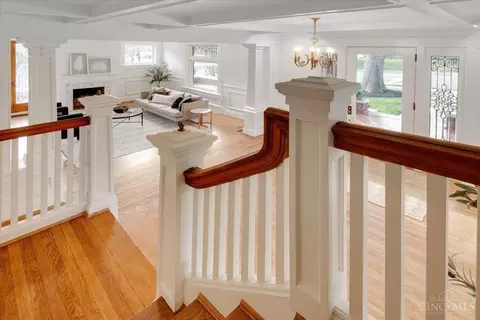 Entry Way - 3203 Observatory Ave, Cincinnati, OH 45208 photo 1 of 2
