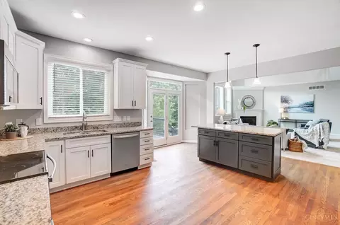 Kitchen - 838 Dorgene Ln, Cincinnati, OH 45244 photo 4 of 8