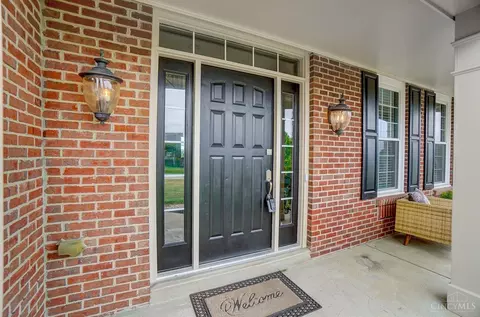 Exterior - 838 Dorgene Ln, Cincinnati, OH 45244 photo 4 of 14