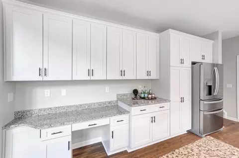 Kitchen - 838 Dorgene Ln, Cincinnati, OH 45244 photo 7 of 8