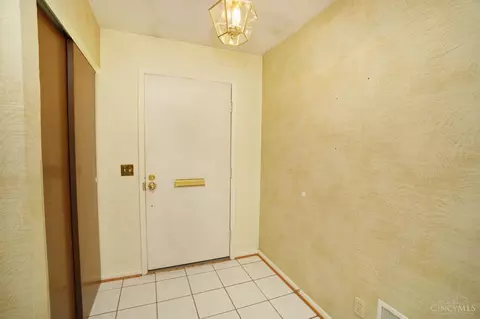 7919 Hoy Ct, Mount Healthy, OH 45231 photo 3