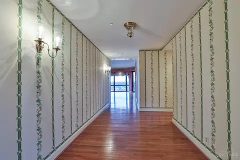 1201 Edgecliff Pl #1111, Cincinnati, OH 45206 photo 4