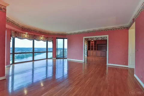 1201 Edgecliff Pl #1111, Cincinnati, OH 45206 photo 9