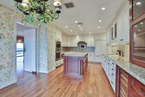 1201 Edgecliff Pl #1111, Cincinnati, OH 45206 photo 17