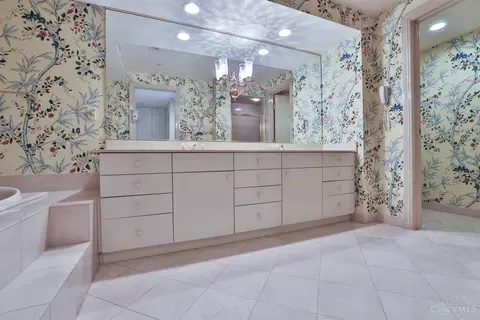 1201 Edgecliff Pl #1111, Cincinnati, OH 45206 photo 38