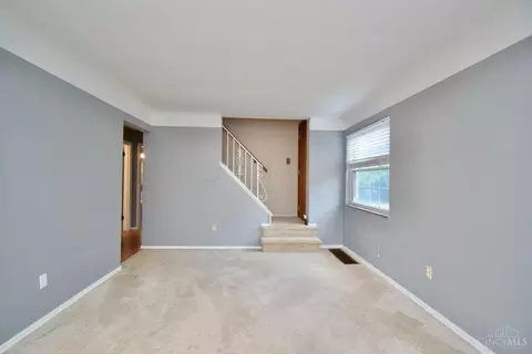1187 Cherevilla Ln, Cincinnati, OH 45238 photo 4