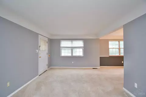 1187 Cherevilla Ln, Cincinnati, OH 45238 photo 3