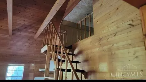 Entry Way - 2284 E Fork Rd, Aberdeen, OH 45101 photo 3 of 4