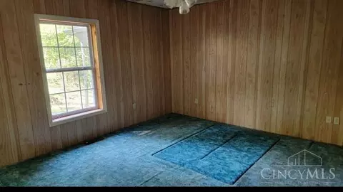 Bedroom - 2284 E Fork Rd, Aberdeen, OH 45101 photo 2 of 3