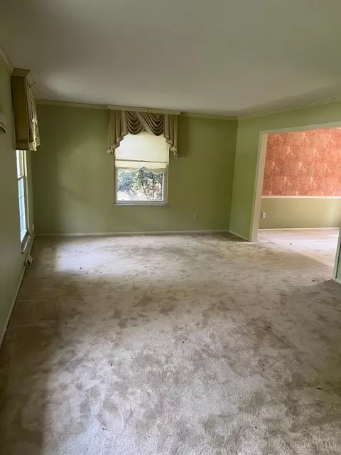 Living - 11340 Marlette Dr, Cincinnati, OH 45249 photo 1 of 2