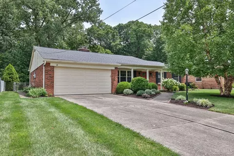 9588 Leebrook Dr, Cincinnati, OH 45231 photo 2