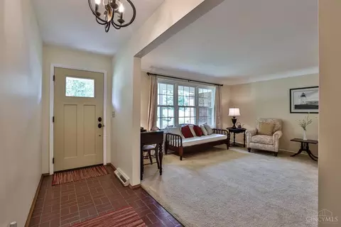 9588 Leebrook Dr, Cincinnati, OH 45231 photo 5