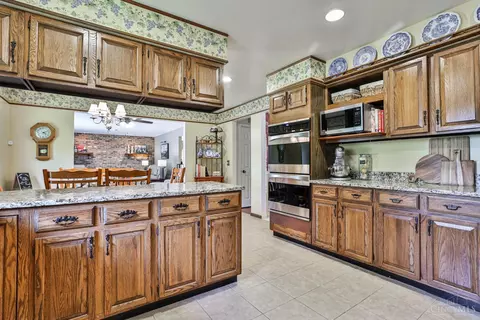 Kitchen - 9549 Dick Rd, Harrison, OH 45030 photo 3 of 4