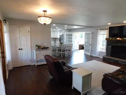 327 Harmony Dr, Harrison, OH 45030 photo 2