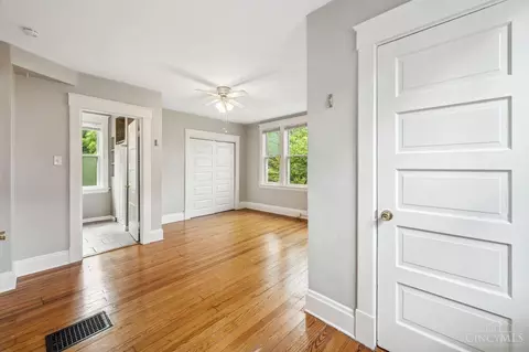 2964 Deckebach Ave, Cincinnati, OH 45220 photo 19