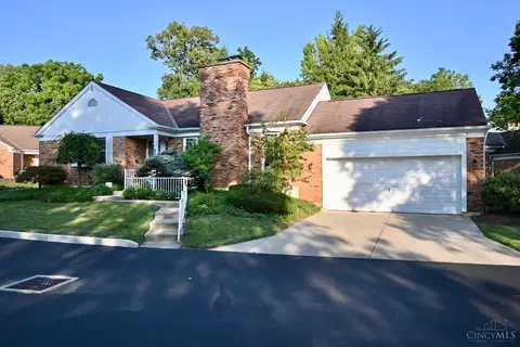 3003 Country Woods Ln #14, Cincinnati, OH 45248
