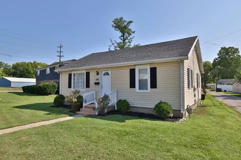 208 First St, Trenton, OH 45067