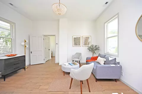 Living - 208 Pearl St, Reading, OH 45215 photo 1 of 4