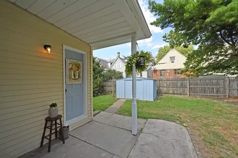 Exterior - 208 Pearl St, Reading, OH 45215 photo 7 of 12