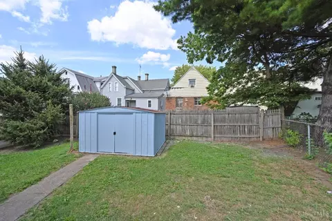 Exterior - 208 Pearl St, Reading, OH 45215 photo 8 of 12