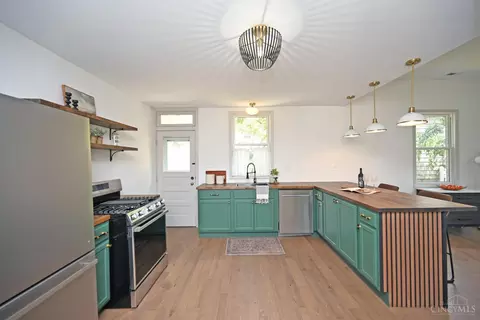 Kitchen - 208 Pearl St, Reading, OH 45215 photo 4 of 7
