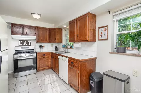 940 Goss Rd, Cincinnati, OH 45229 photo 18