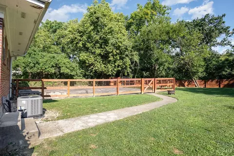 940 Goss Rd, Cincinnati, OH 45229 photo 14