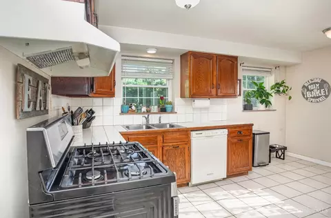 940 Goss Rd, Cincinnati, OH 45229 photo 17