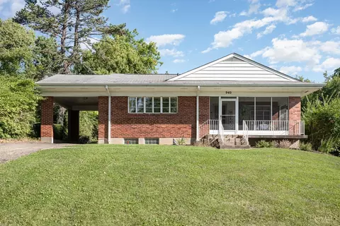 940 Goss Rd, Cincinnati, OH 45229 photo 4