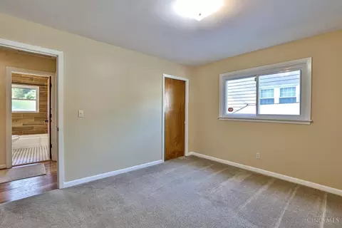 233 Beechridge Dr, Cincinnati, OH 45216 photo 12