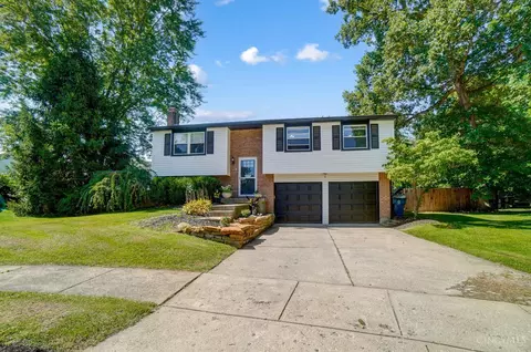 3797 Red Maple Ln, Amelia, OH 45102