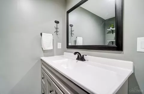 Bath - 3797 Red Maple Ln, Amelia, OH 45102 photo 5 of 6