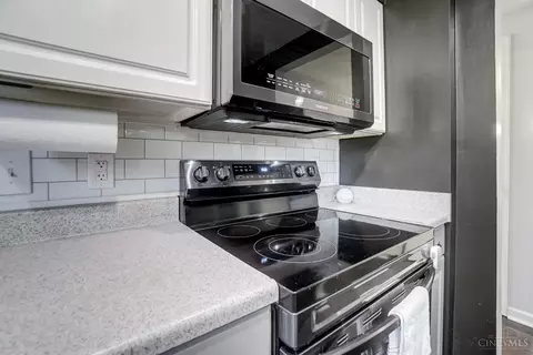 Kitchen - 3797 Red Maple Ln, Amelia, OH 45102 photo 5 of 7